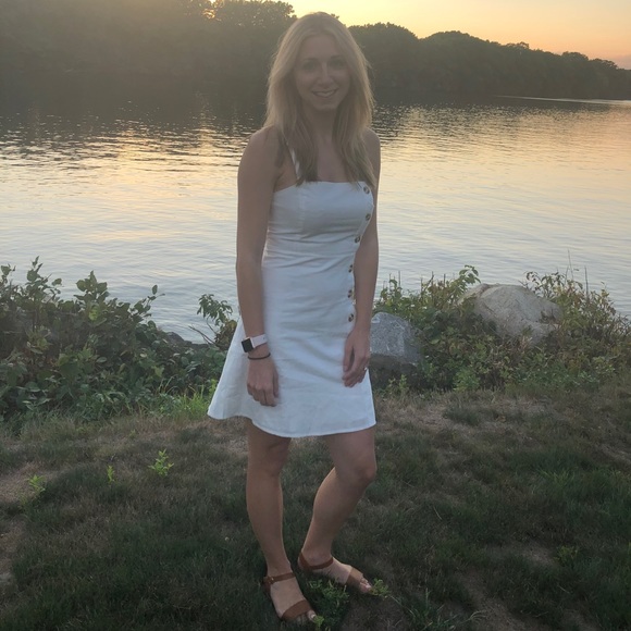 Meet your Posher, Chelsie - Picture 2 of 5